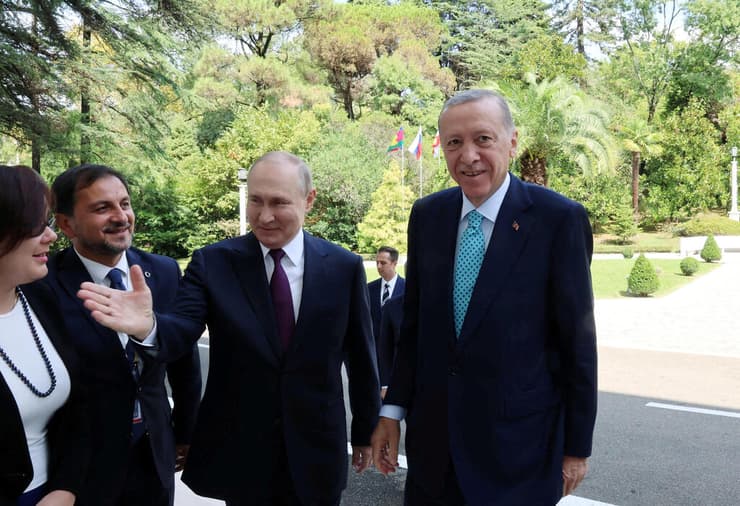 נשיא טורקיה רג'פ טאיפ ארדואן עם נשיא רוסיה ולדימיר פוטין פסגה בעיר סוצ'י