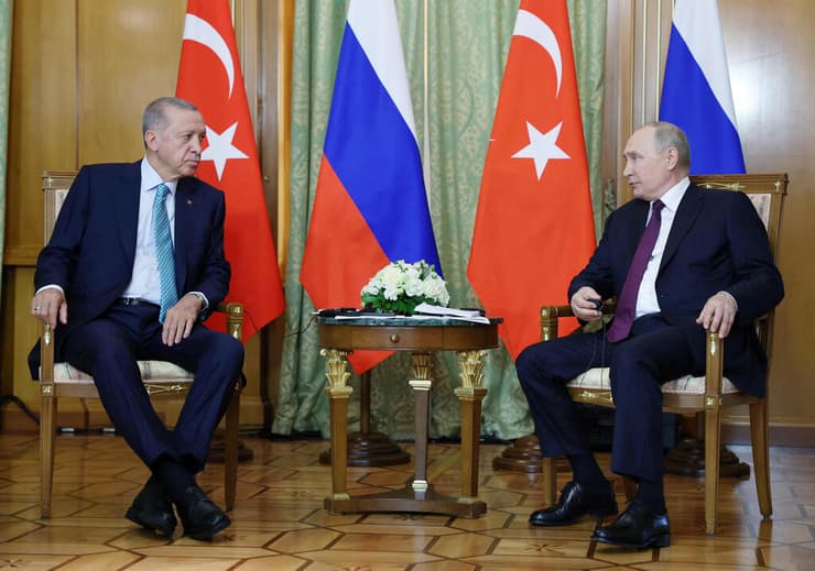נשיא טורקיה רג'פ טאיפ ארדואן עם נשיא רוסיה ולדימיר פוטין פסגה בעיר סוצ'י