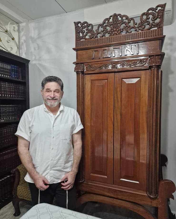 גבריאל לוי, חבר הקהילה היהודית בסבו בפיליפינים