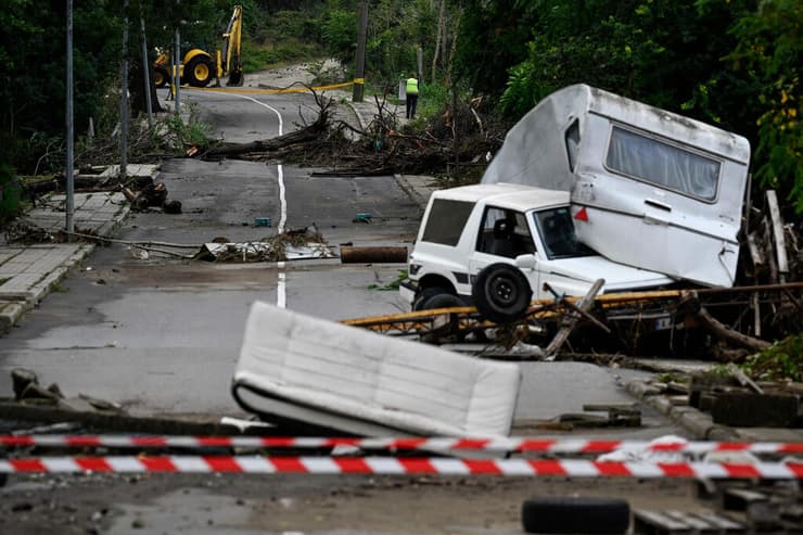 נזקי סופה בעיירת הנופש צרבו בולגריה במחוז בורגס