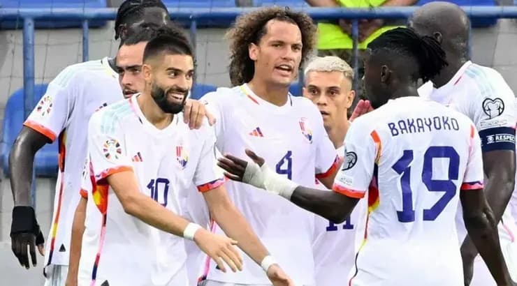 שחקני בלגיה חוגגים