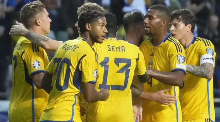 שחקני נבחרת שבדיה חוגגים