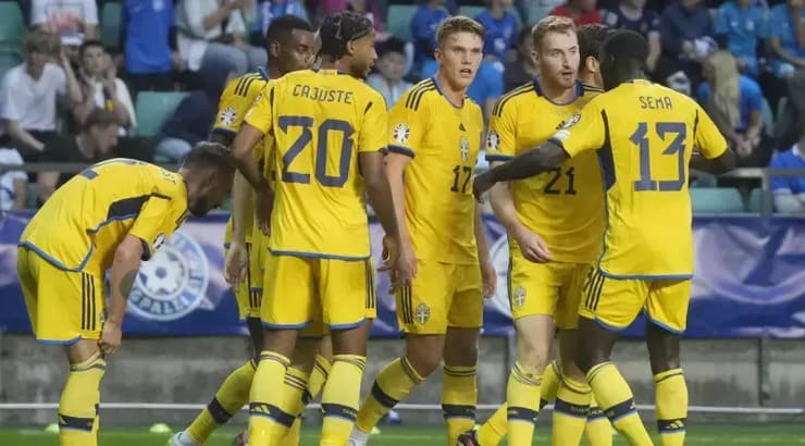 השבדים חוגגים את השני עם קולוסבסקי