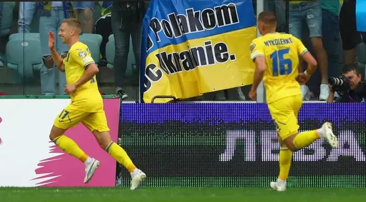 אלוכסנדר זינצ'נקו חוגג את שער היתרון