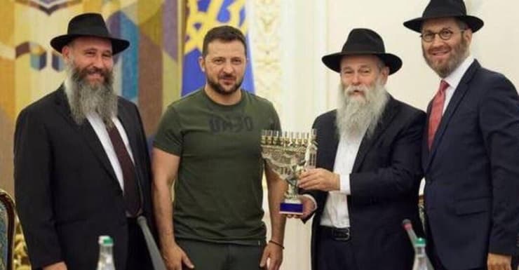 נשיא אוקראינה נפגש עם רבנים וחילק מדליות הצטיינות