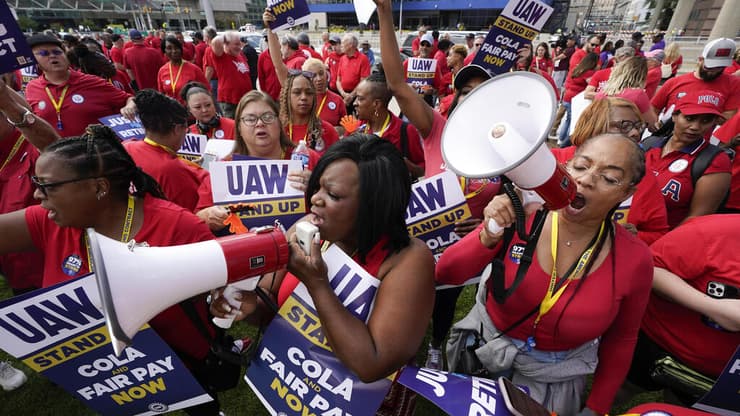 שביתת איגוד עובדי הרכב בארה"ב