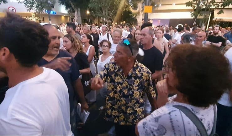 עימותים בתפילות בתל אביב כמחאה על ההפרדה המגדרית