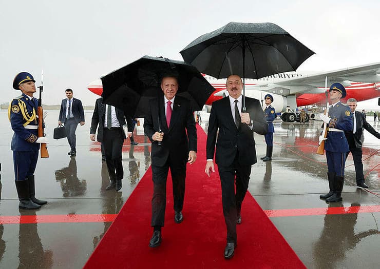 נשיא טורקיה רג'פ טאיפ ארדואן נפגש עם נשיא אזרבייג'ן אילהם אלייב