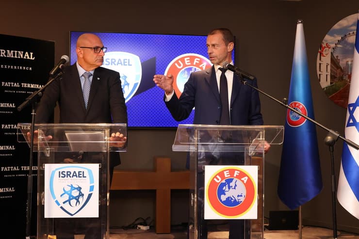 יו"ר ההתאחדות לכדורגל שינו זוארץ עם נשיא אופ"א אלכסנדר צ'פרין