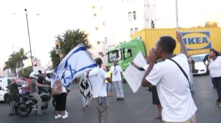 הפגנת צדק לרפאל בנתניה צומת קניון השרון