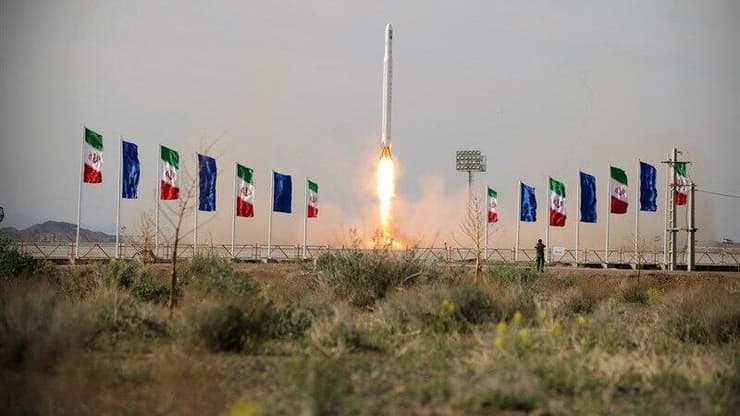 איראן שיגרה לחלל את ה לוויין נור 3