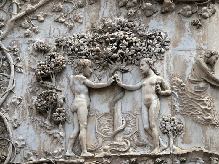 אדם, חוה והנחש בקתדרלת אורבייטו באיטליה