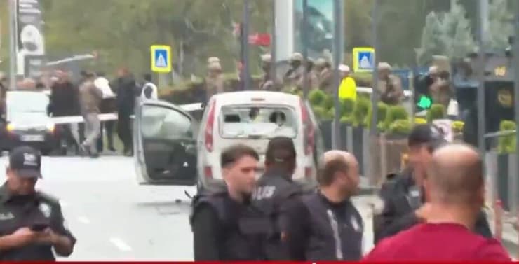 טורקיה פיצוץ ליד ה פרלמנט ב אנקרה