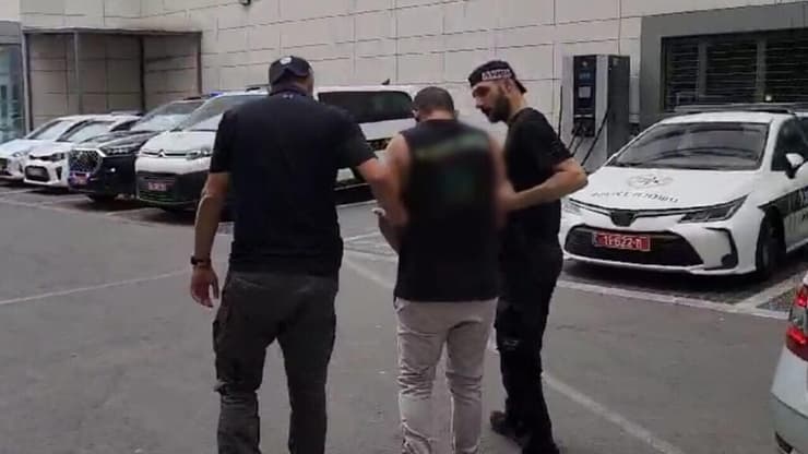 רגע מעצרו של החשוד ברצח דודו סאלם באשקלון
