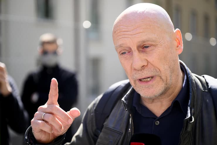 אלן סורל פעיל ימין קיצוני שווייצרי-צרפתי בבית משפט ב לוזאן שווייץ