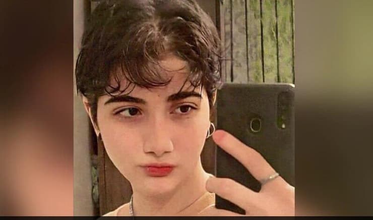 איראן נערה הותקפה על ידי משטרת המוסר תחנת רכבת ב טהרן