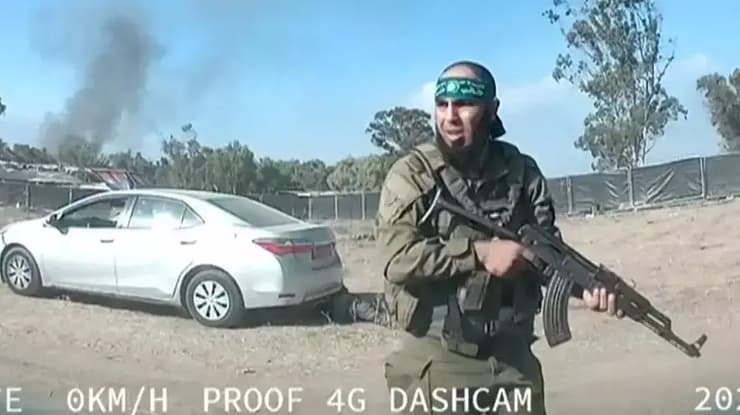 מחבל של חמאס שהשתתף בטבח במסיבה ברעים. ההערכה המעודכנת: 3,000 פלשו במתקפת הטרור ב-7 באוקטובר מחבל במתקפת טרור של חמאס באזור מסיבת טבע ברעים