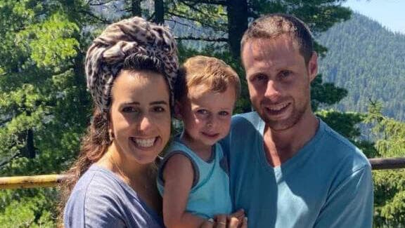 רס"ן שמיר ז"ל עם אשתו ובנו לביא