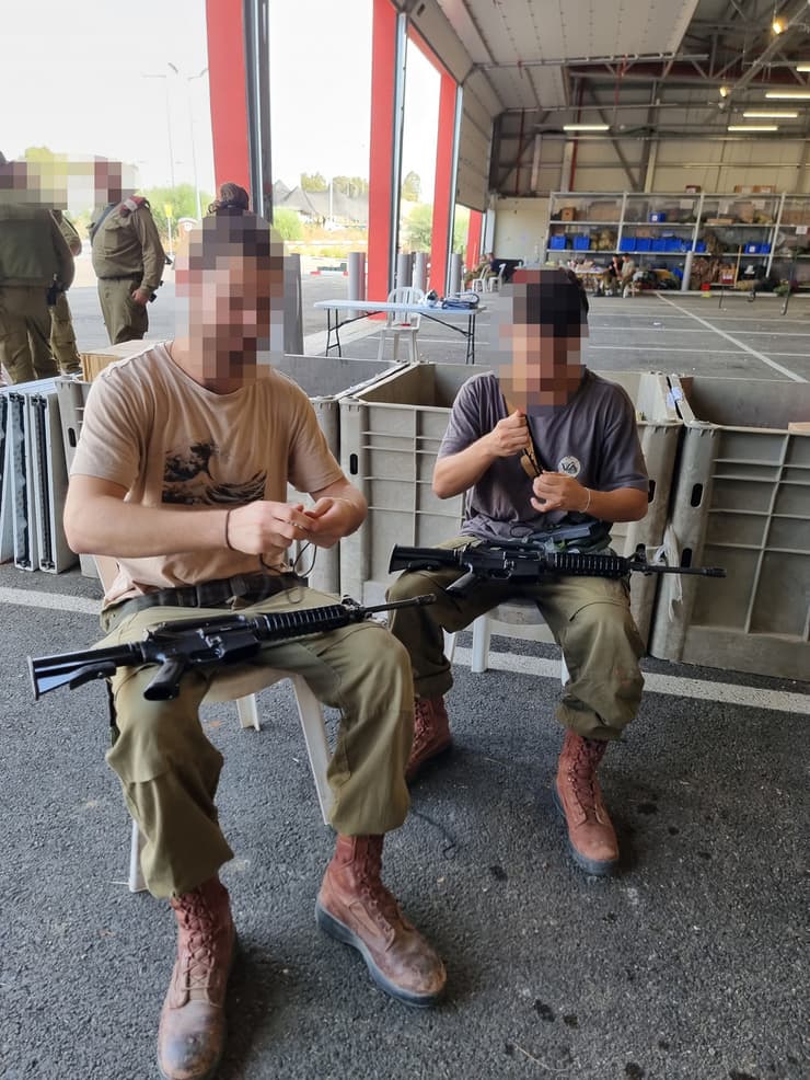 יצאנו למחסני החירום של אוגדה 98 ב׳מחנה בילו׳