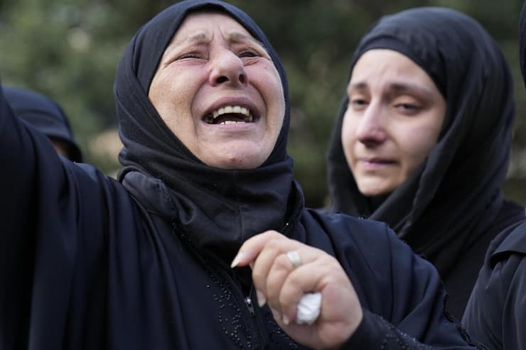 דרום לבנון הלוויה של פעילי חיזבאללה שנהרגו מאש צה"ל חרבות ברזל