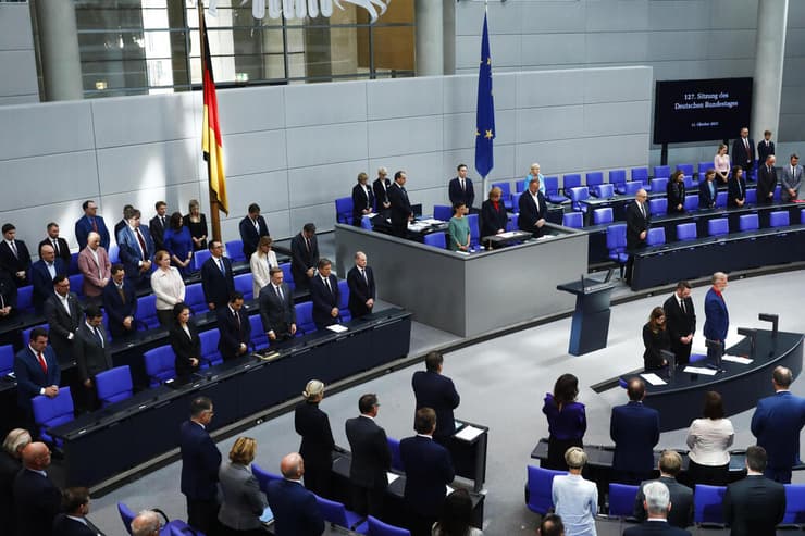 גרמניה דקת דומייה ב פרלמנט לזכר הקורבנות בישראל חרבות ברזל