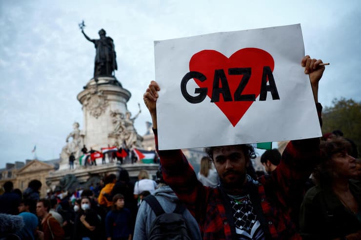 הפגנה לא-חוקית פריז בעד פלסטינים מלחמה ונגד ישראל למרות צרפת
