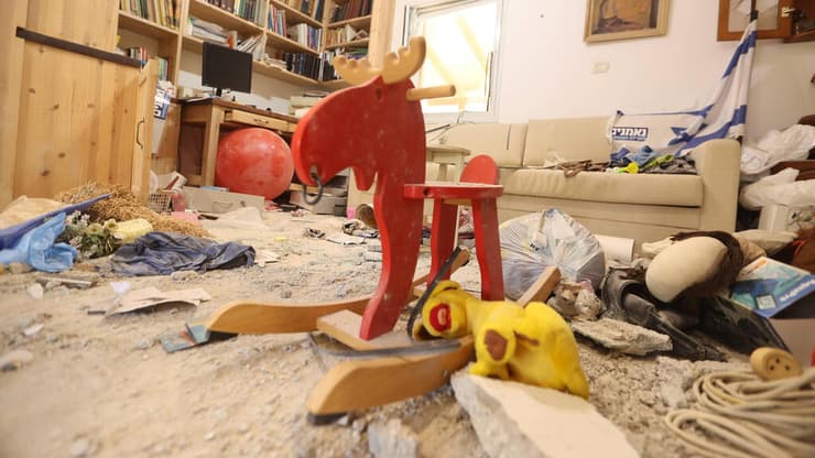 זה מה שנשאר. בית בקיבוץ בארי ימים ספורים לאחר הטבח (צילום: גדי קבלו) קיבוץ בארי