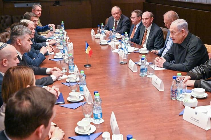 בנימין נתניהו בפגישה עם ראש ממשלת רומניה מרצ'ל צ'ולאקו, בלשכת רה״מ בירושלים