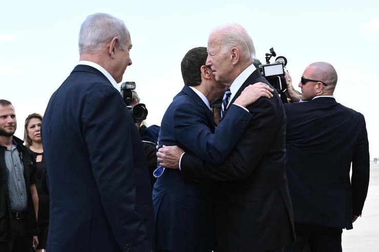 יצחק הרצוג ובנימין נתניהו עם נשיא ארה"ב ג'ו ביידן בנתב"ג 