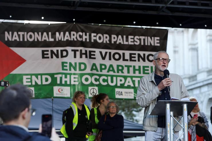 ג'רמי קורבין, יו"ר מפלגת הלייבור לשעבר. כרגיל, התייצב נגד ישראל ובעד הפלסטינים