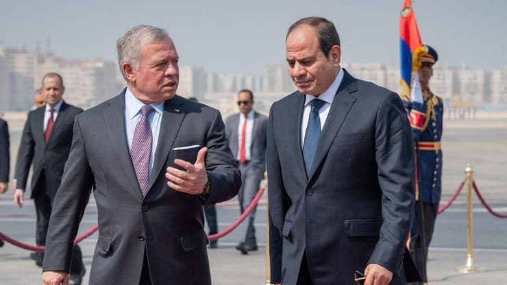 מלך ירדן עבדאללה פגישה עם נשיא מצרים עבד אל-פתאח א-סיסי ב קהיר
