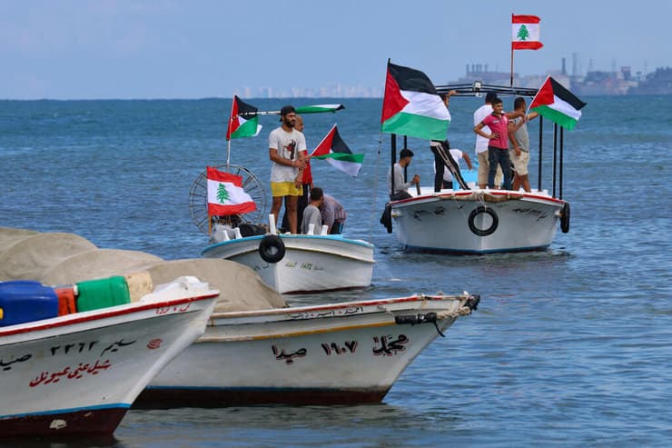 מונה חן טובה במסיבה ברעחרבות ברזל לבנון צידון דייגים מפגינים נגד ישראל בעד פלסטינים עזהים