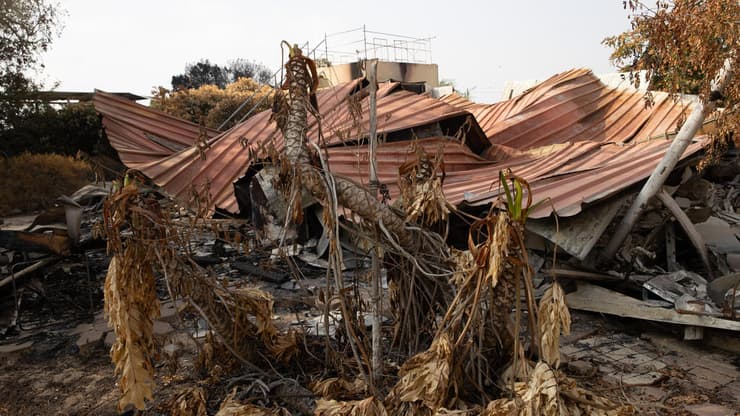 סיור עצוב בניר עוז, אחד מכל ארבעה חברים נרצח, נחטף או נעדר
