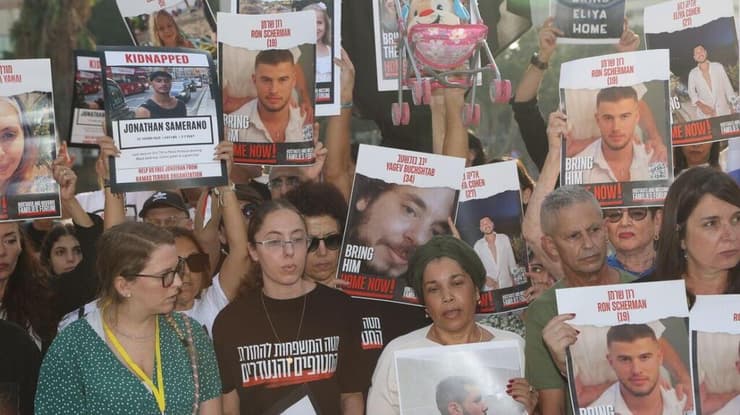 טקס חשיפת שם כיכר החטופים והנעדרים בתל אביב