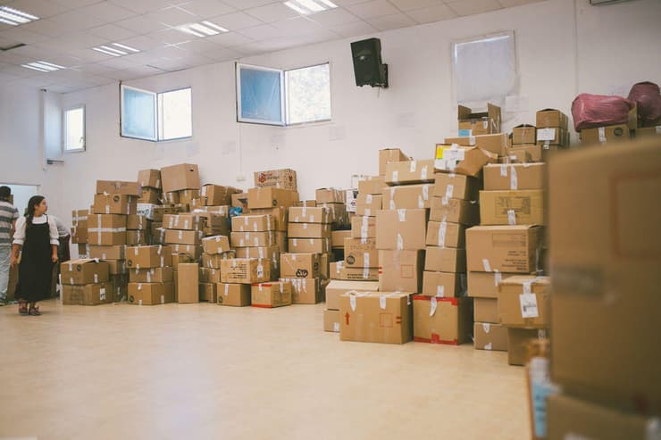 מתנדבים במצפה רמון (צילום ארכיון:דני בר ) מתנדבים במצפה רמון