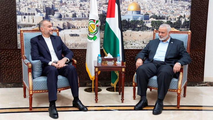 שר החוץ של איראן חוסיין אמיר עבדאללהיאן נפגש בקטאר עם מנהיג חמאס איסמעיל הנייה