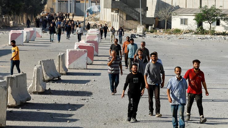 לפי דיווחים פלסטינים: שוחררו הפועלים שנעצרו בגדה המערבית דרך מעבר כרם שלום
