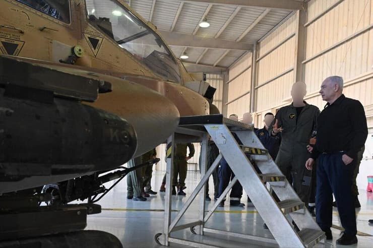 ראש הממשלה בנימין נתניהו בביקור בבסיס חיל האוויר רמון