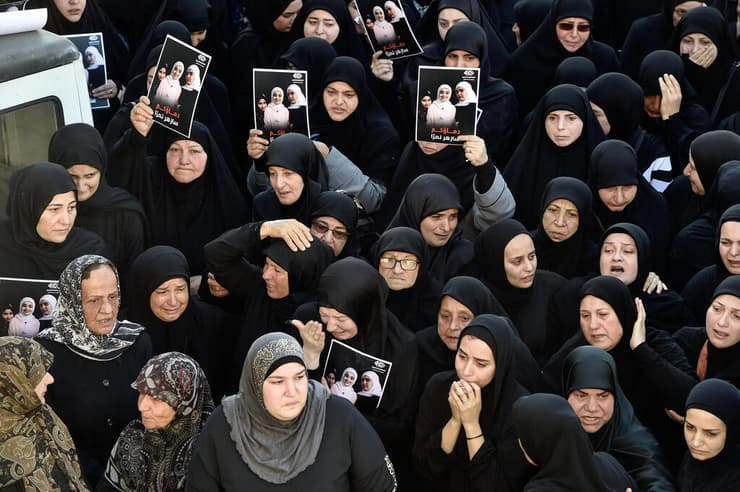 לבנון הלוויה של שלוש הילדות שנהרגו בהפצצה לכאורה של צה"ל