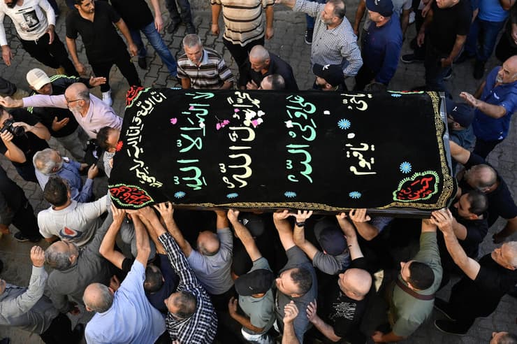 לבנון הלוויה ארונה של הסבתא ש נהרגה בהפצצה לכאורה של צה"ל