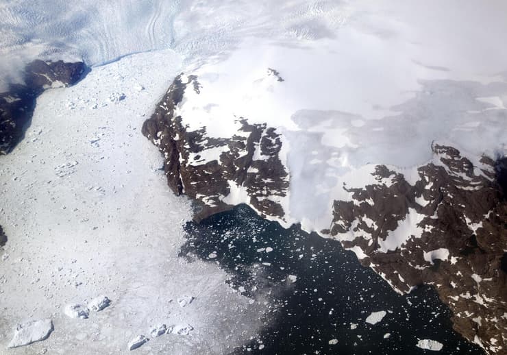 צילום אווירי של התפרקות הקרחונים בגרינלנד