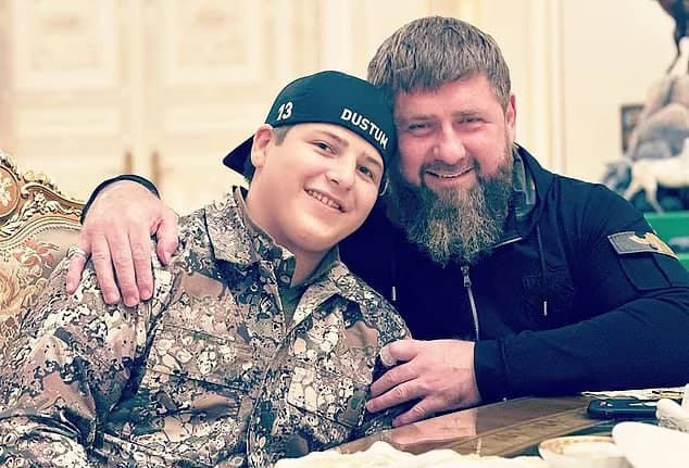  נשיא צ'צ'ניה רמזן קדירוב רמזאן קדירוב ובנו אדם