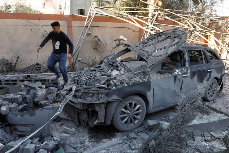 הרס בעקבות תקיפה תקיפות של צה"ל ב חאן יונס רצועת עזה