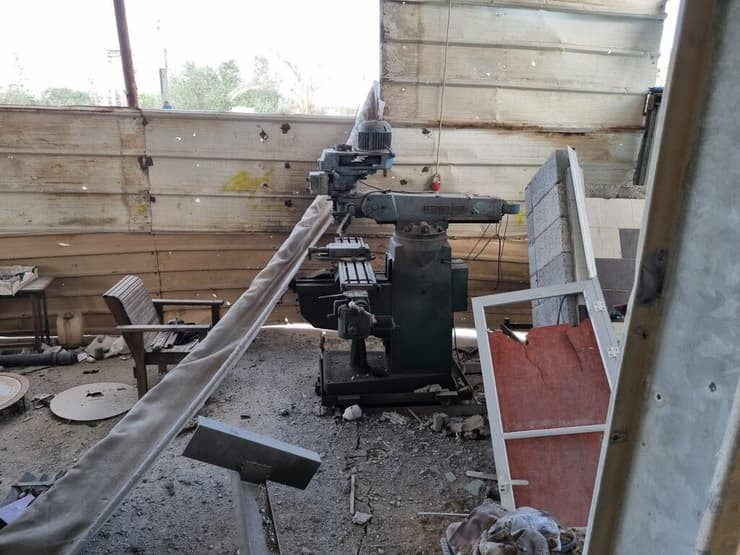 אמצעי לחימה, רקטות ומשגרים שנמצאו במרחב בית ספר סמוך למוצב חמאס
