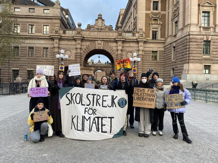 גרטה טונברג במחאה בשטוקהולם ביום שישי