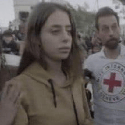 חטופות עוברות לצלב האדום
