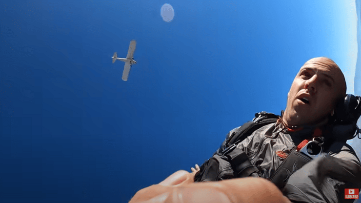 סרטון "ריסקתי את המטוס שלי" של טרוור דניאל ג'ייקוב