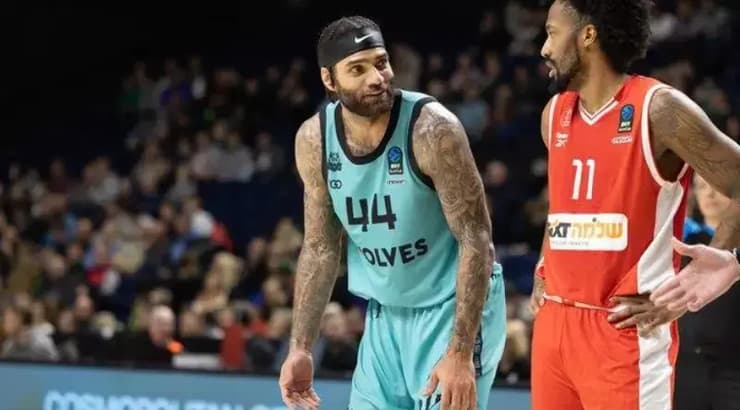 בראיין אנגולה וג'פרי טיילור