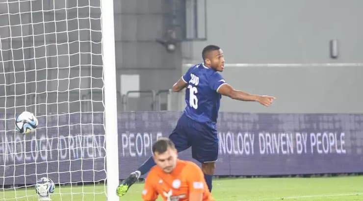 סטפן אלפרדו מאושר (שחר גרוס) סטפן אלפרדו מאושר