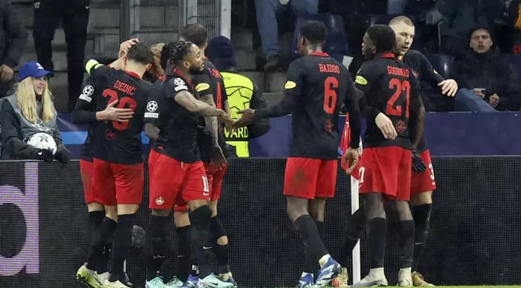 שחקני זלצבורג חוגגים (רויטרס) שחקני זלצבורג חוגגים